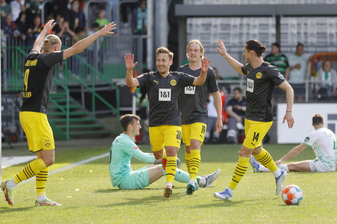 Borussia Dortmund in Bayer zmagala, Freiburg praznih rok