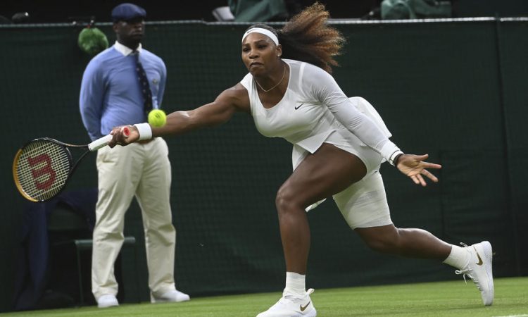 Serena Williams se je v teniške arene vrnila z zmago