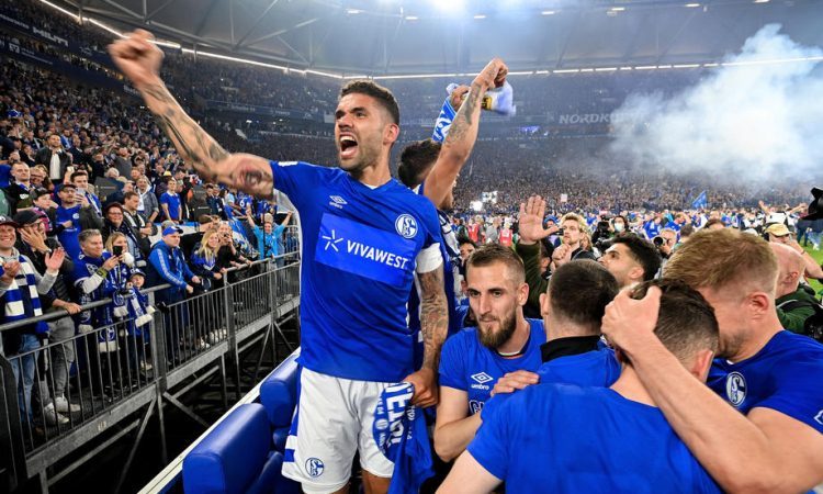 Schalkeju izrekli visoko globo zaradi navijačev