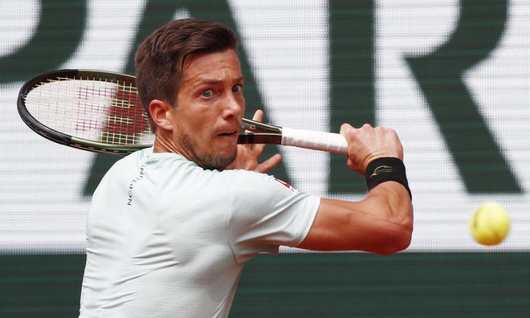 Bedene sklenil nastope med posamezniki v Wimbledonu