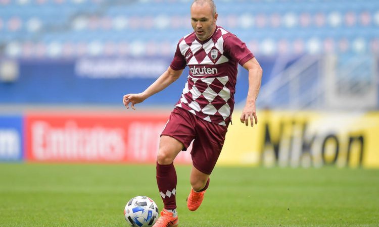 Iniesta kamen spotike pri Vissel Kobeju