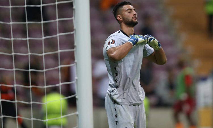 Albanski vratar Strakosha iz Lazia v Brentford