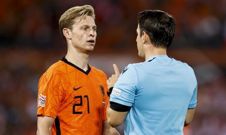 De Jong ne želi iz Barcelone