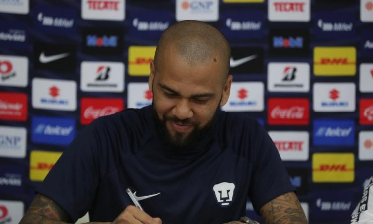 Dani Alves odšel v Mehiko