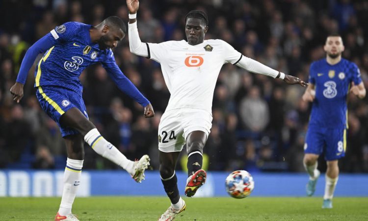 Amadou Onana iz Lilla v Everton