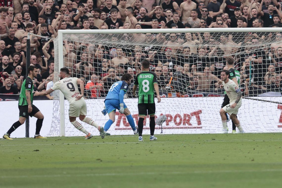 Pinamonti v Sassuolo 
