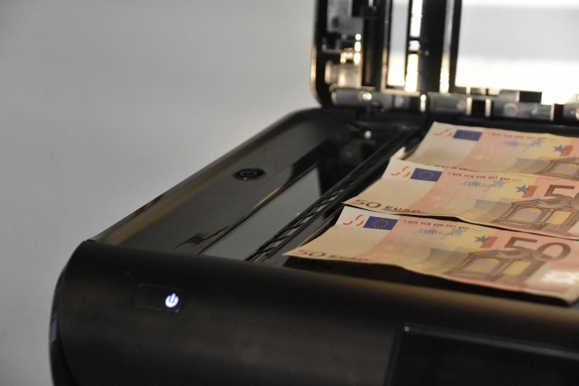 V izgubljeni denarnici našli ponarejene bankovce