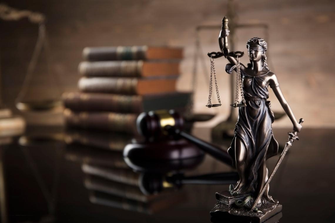 Vlada in sindikati javnega sektorja znova za pogajalsko mizo