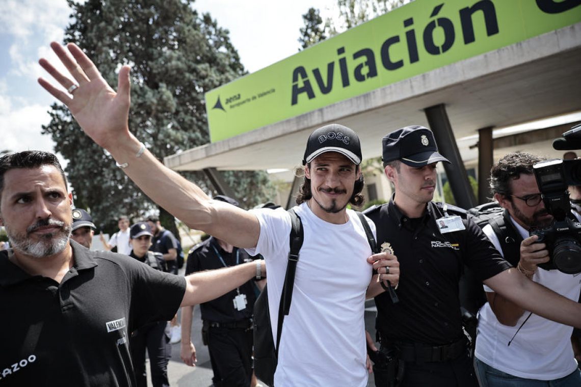 Edinson Cavani se je pridružil ekipi Valencie