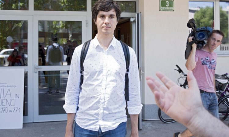 Mesec za obvezno božičnico in evidentiranje delovnega časa za tri skupine