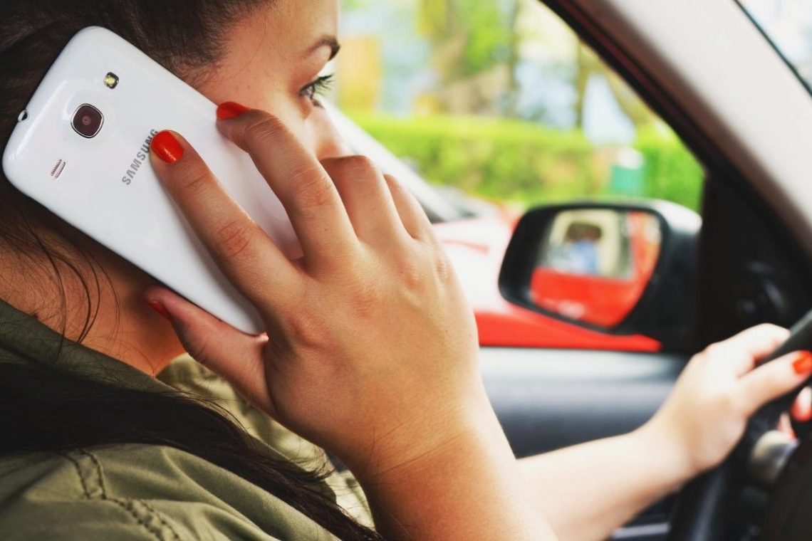 Policisti pozorni na uporabo mobilnih telefonov