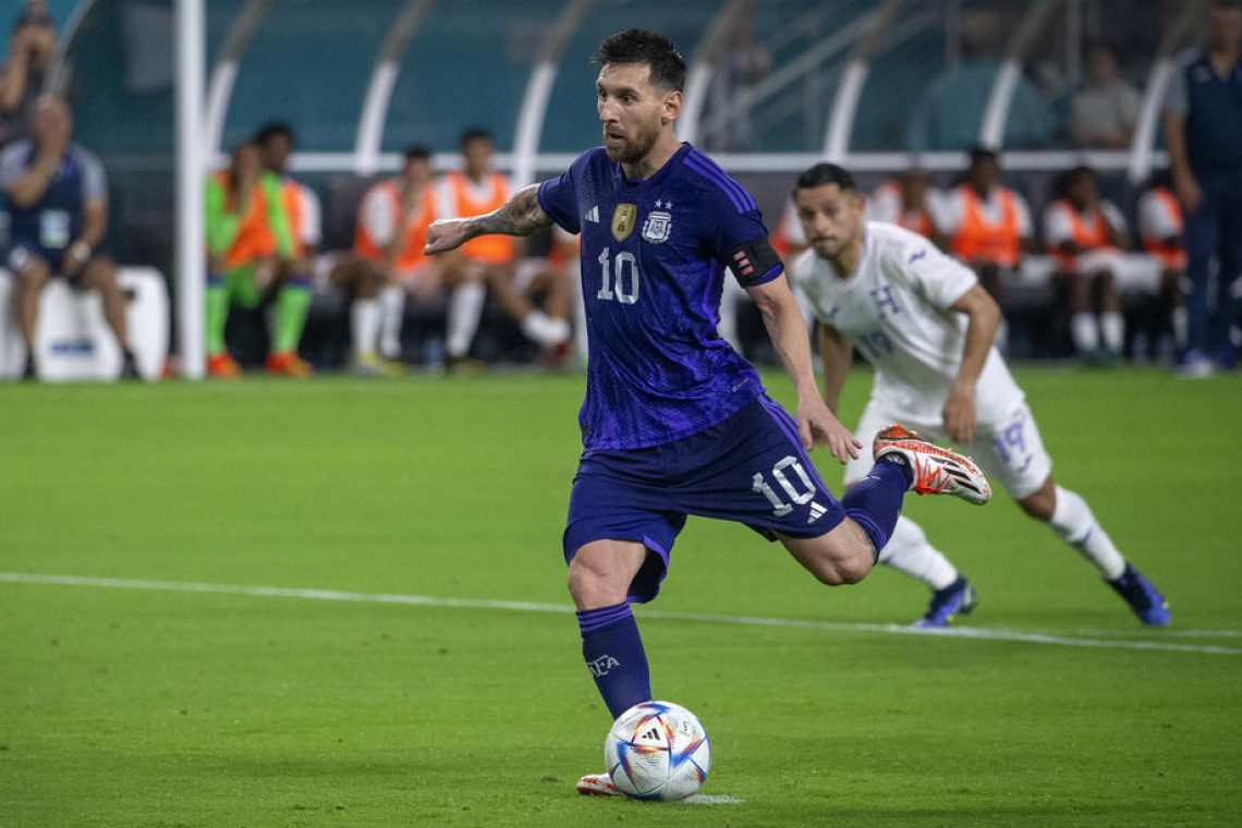 Zmagi Argentine z dvema goloma Messija in Brazilije z dvema zadetkoma Richarlisona