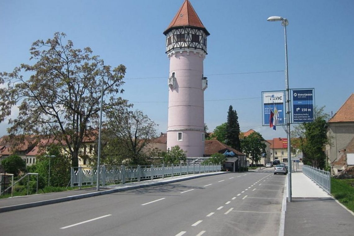 V Brežicah danes odprtje prenovljenega mestnega vodovodnega stolpa