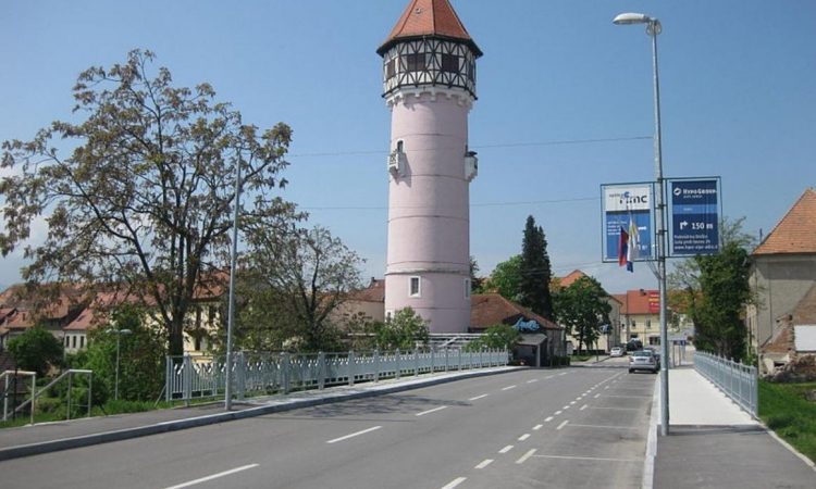 V Brežicah danes odprtje prenovljenega mestnega vodovodnega stolpa