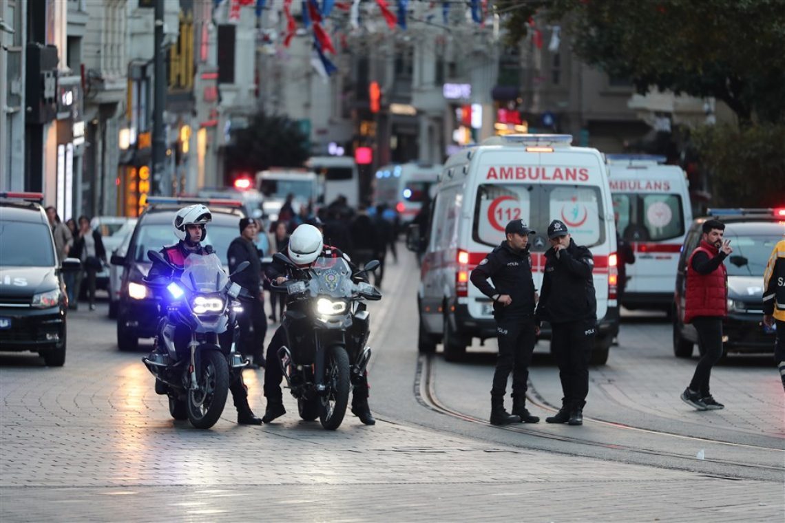 V Istanbulu odjeknila močna eksplozija, več smrtnih žrtev
