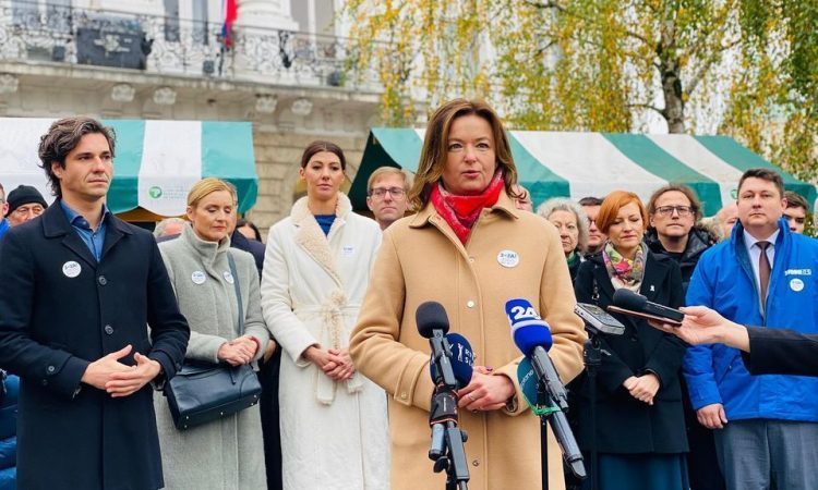 Koalicija: Glas za na referendumih glas za prihodnost, glas proti pa za razpad RTVS in v domovih starejših