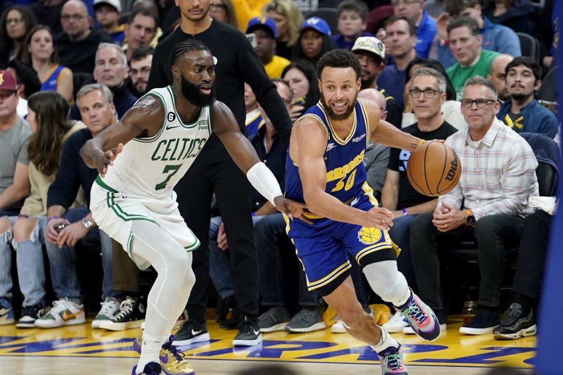 Curry nekaj tednov brez tekem