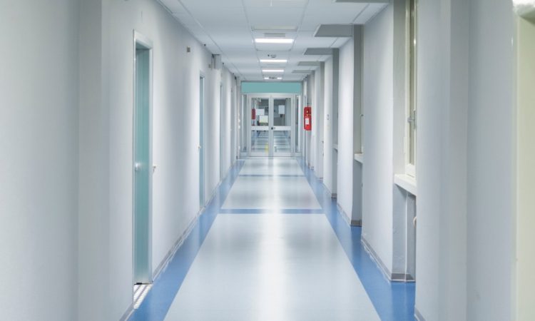 Gradnja intenzivne enote v jeseniški bolnišnici se je podražila in podaljšala