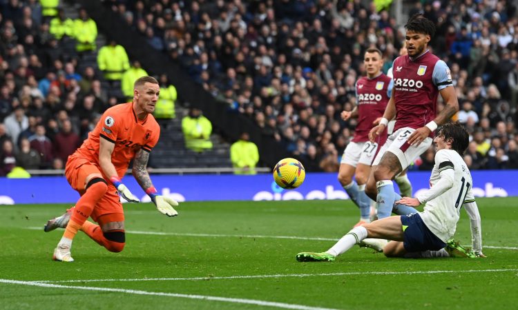 Neuspešen novoletni dan za Tottenham in Chelsea