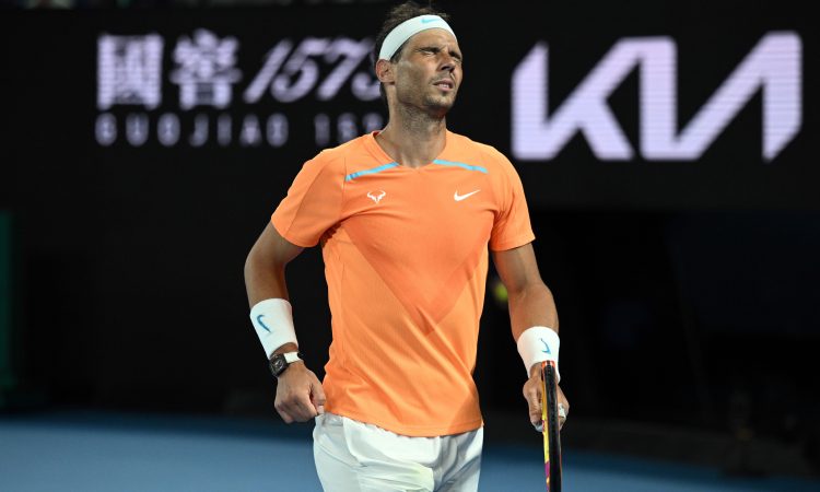 Nadal bo okreval šest do osem tednov
