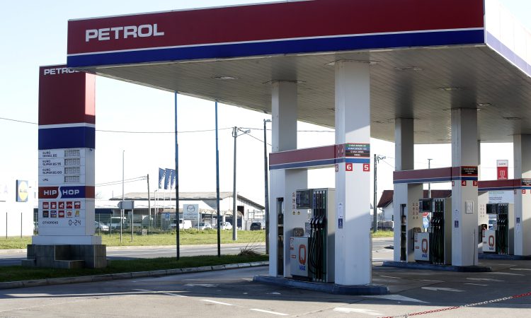 Skupina Petrol po prvi oceni lani z rekordnimi prihodki in izgubo