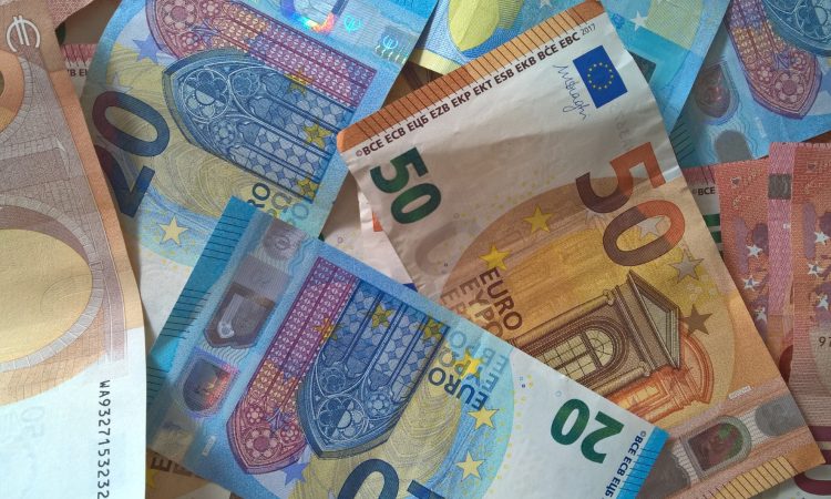 Preživnine in nadomestila preživnin se danes zvišujejo