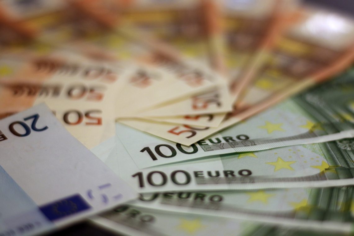 Državni proračun januarja s 149 milijoni evrov presežka