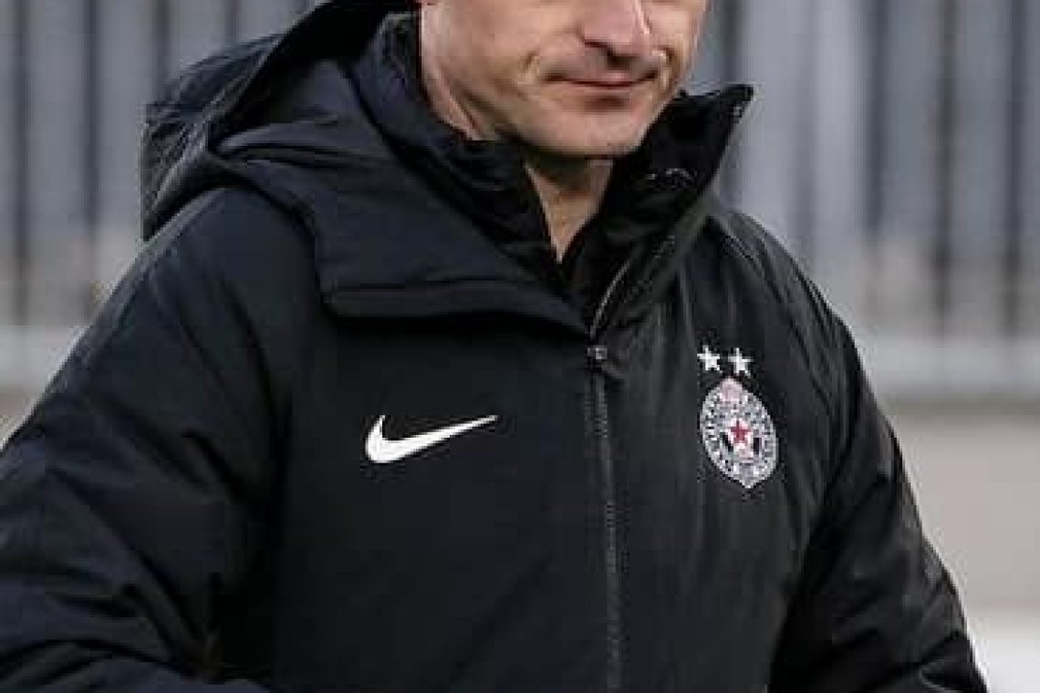 Partizan s tretjim trenerjem v sezoni 