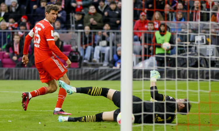 Bayern se je po zmagi nad Borussio iz Dortmunda vrnil na vrh bundeslige