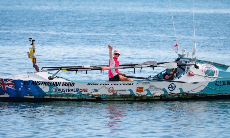  Solo veslačica Michelle Lee je zaključila prečkanje Tihega oceana