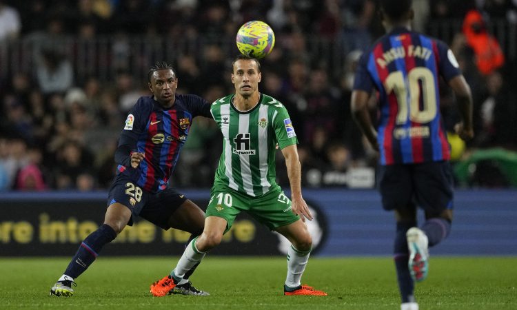Barcelona še naprej z 11 točkami naskoka pred Realom