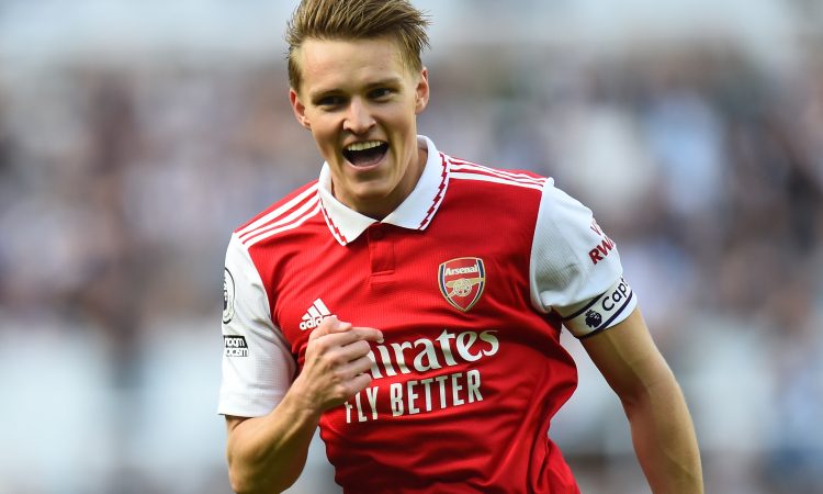 Arsenal preživel težko gostovanje v Newcastlu in še upa na naslov
