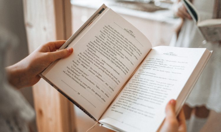 Cankarjeva nagrada za kratke zgodbe Gluha soba Mojce Kumerdej