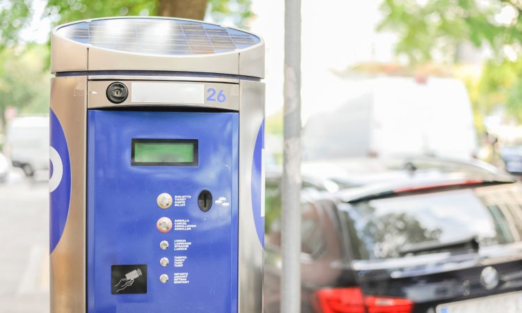 V Kopru poslej poletni parkirni režim in dražja parkirnina