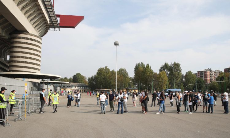 Na San Siru milanski derbi v ligi prvakov
