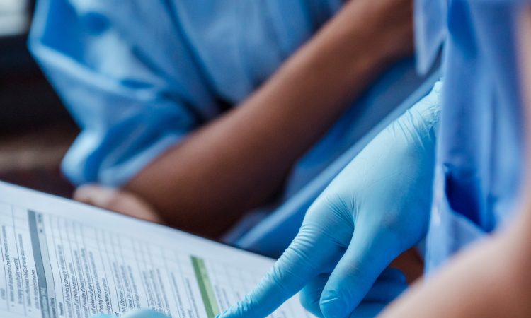 Minister ob mednarodnem dnevu medicinskih sester izpostavil njihovo nezamenljivo vlogo