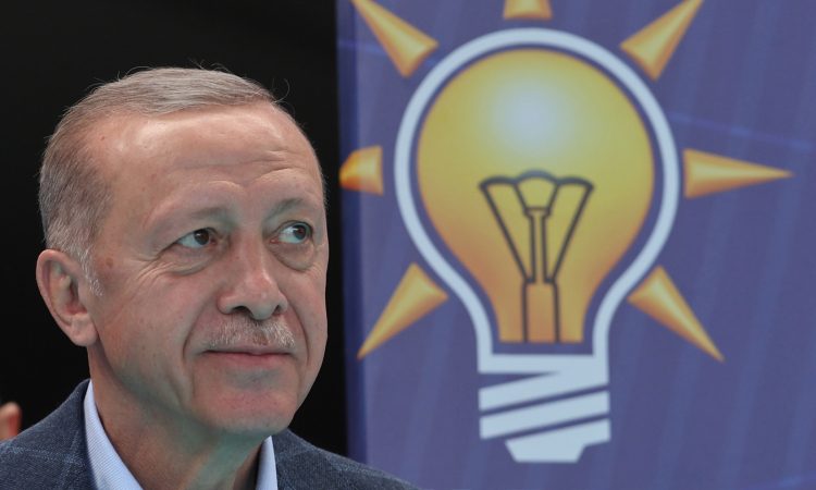 Pred Turki prelomne parlamentarne in predsedniške volitve