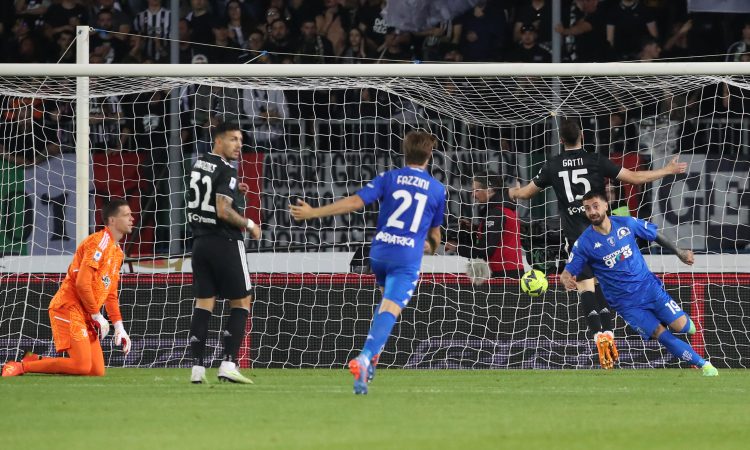 Juventus v enem dnevu prejel dve boleči zaušnici
