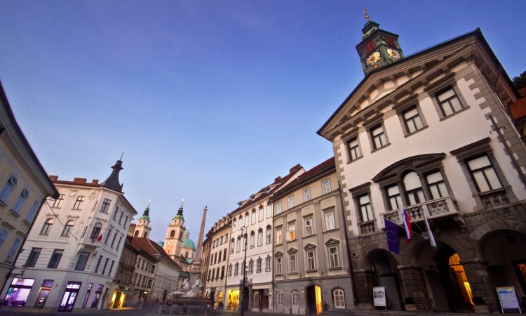 Skupnost občin Slovenije želi slišati stališča odločevalcev o predlogu omejitve županskih mandatov