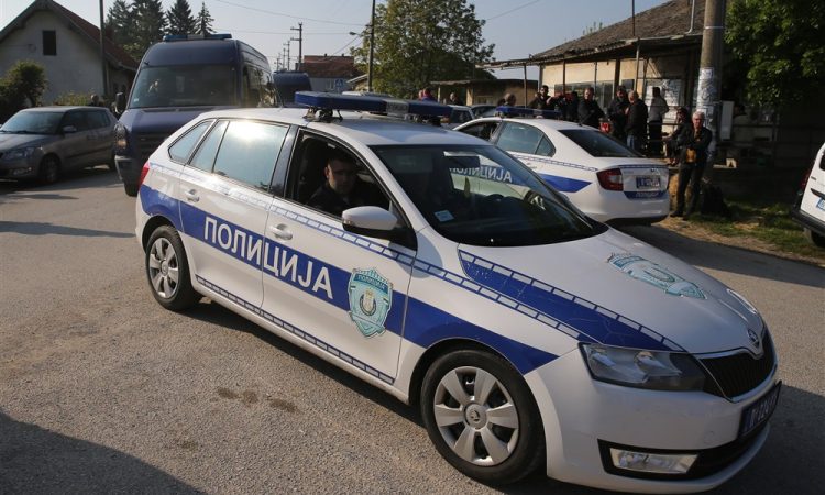 V Srbiji najmanj 75 šol prejelo obvestila o podtaknjenih bombah