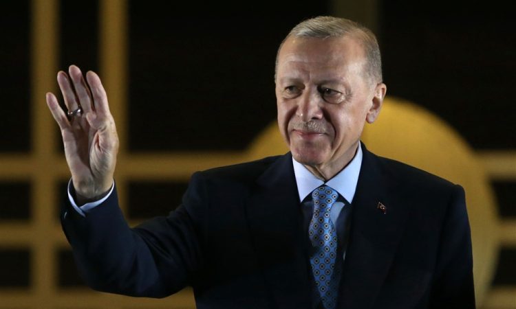 Erdogan razglasil zmago na predsedniških volitvah v Turčiji
