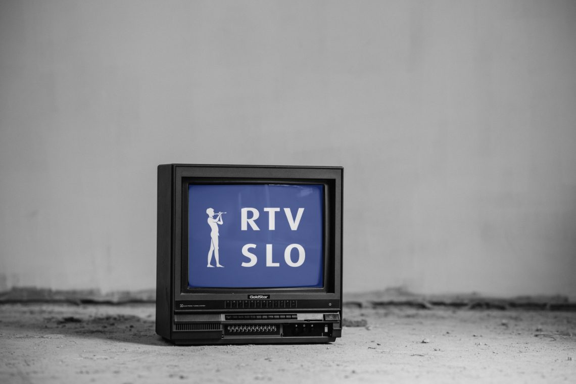 Novinarski sindikati in aktivi RTVS obsodili izredno odpoved urednici oddaj o kulturi na TVS