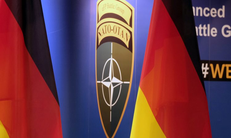 8. julij: NATO povabi v članstvo Poljsko, Češko in Madžarsko ter zavrne Slovenijo in Romunijo
