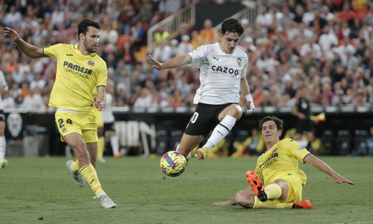 Torres iz Villarreala v Aston Villo