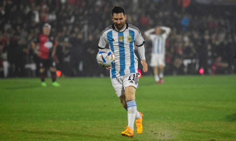 Messi uradno podpisal za Inter Miami do leta 2025