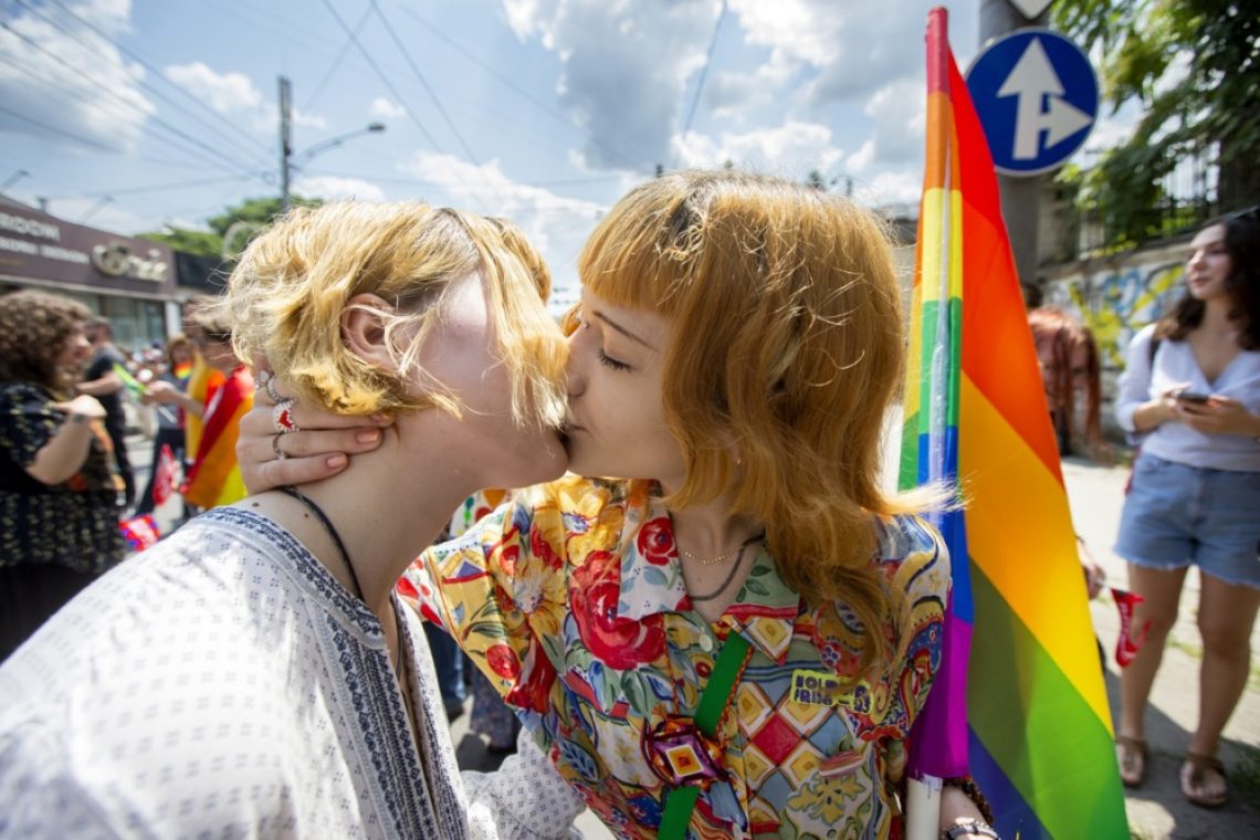 Kabaret Feminizem ni šala! za uvod 9. festivala Lezbična četrt