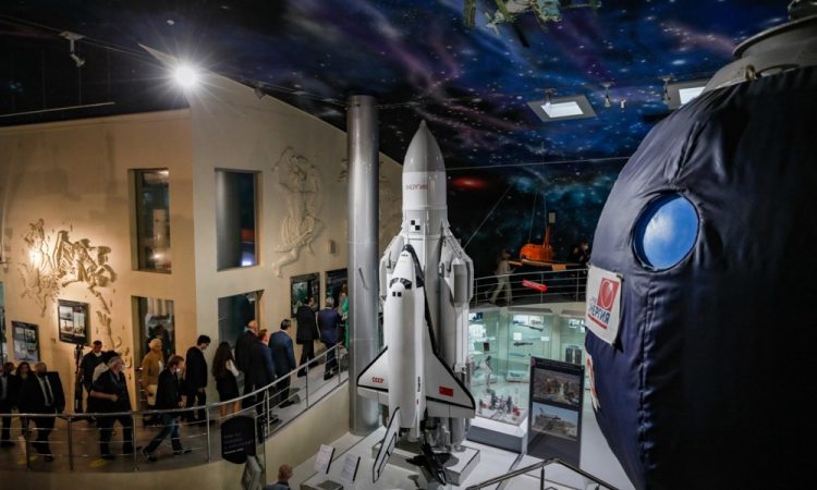26. julij: izstrelitev Apollo 15