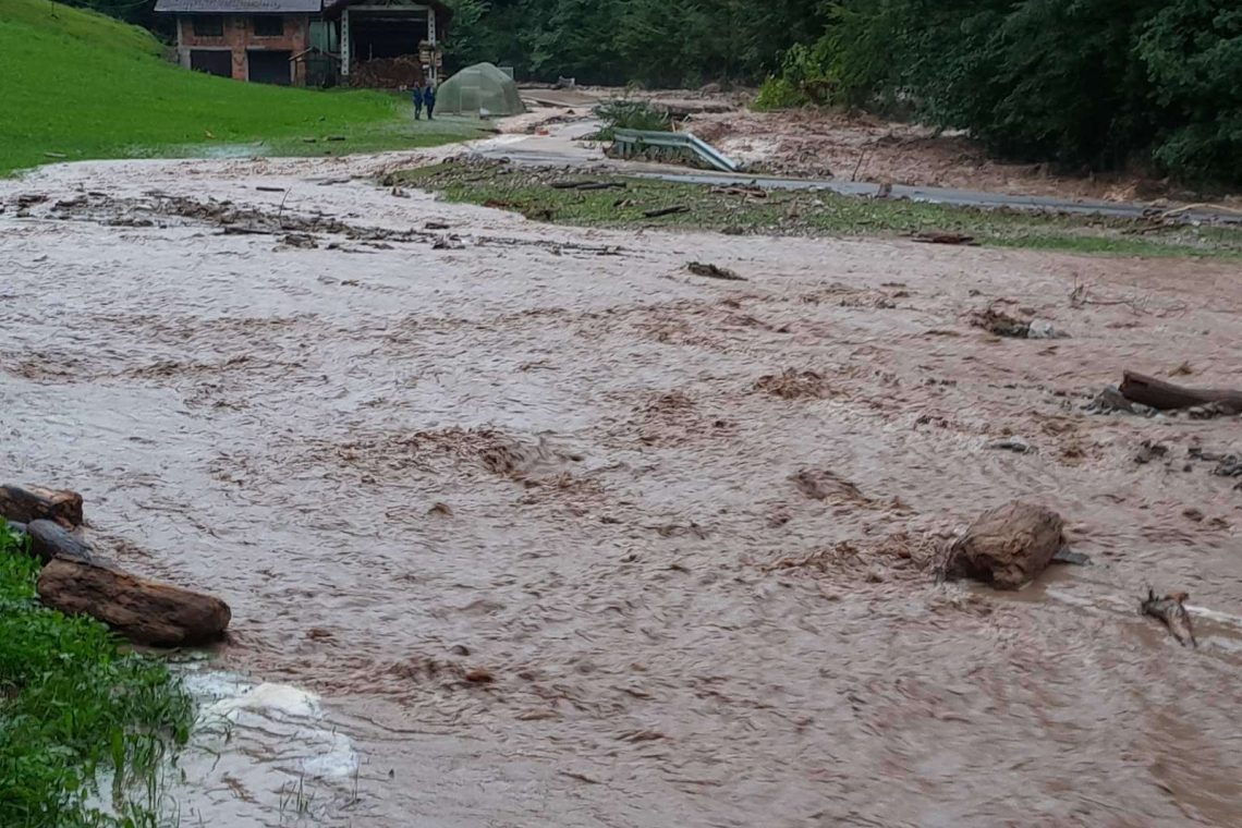 V Celju zaradi vremenske ujme evakuacija prebivalcev Špice