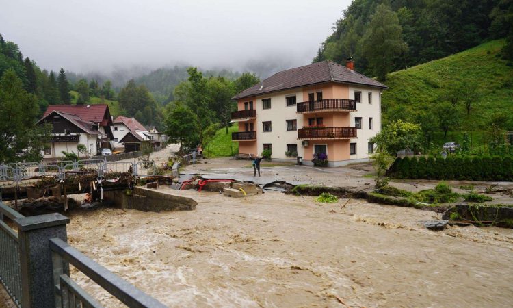 Na Koroškem še vedno dežuje, župan Dravograda z javnim pismom