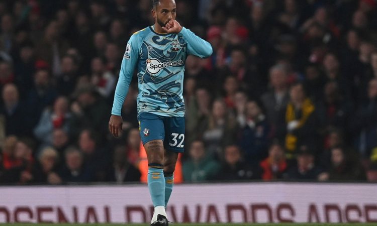 Theo Walcott končal nogometno pot